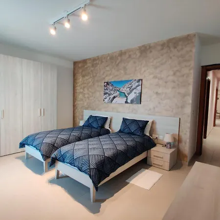 Apartment Deep Blue